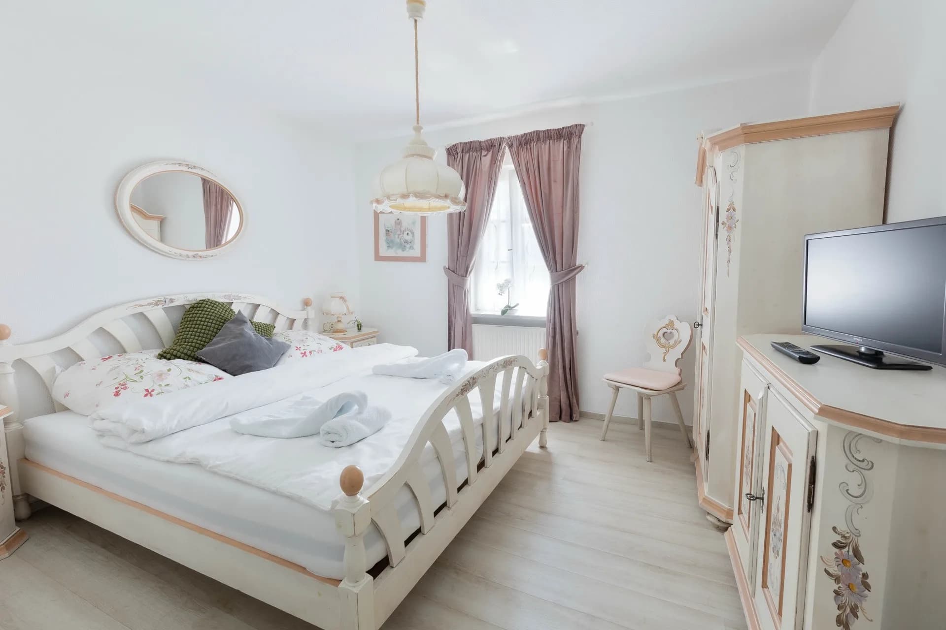 Rosenzimmer image 2